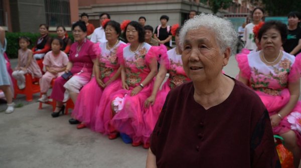 中金优配 新城镇紫枫苑社区: 七一薪火传党魂 石榴花开促团结